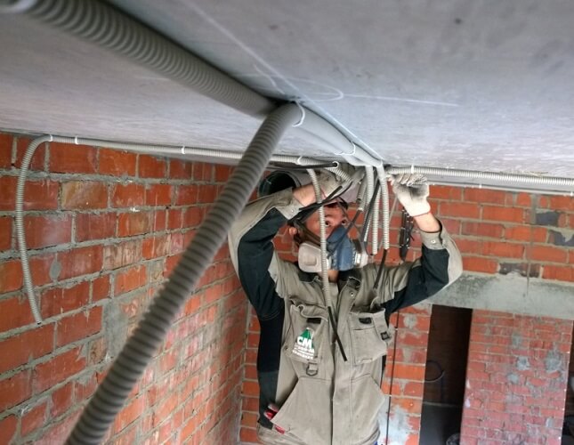 Услуги электрика в Пинске